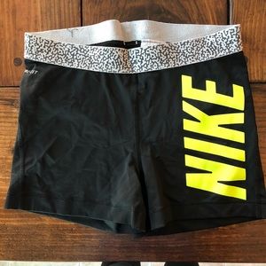 EUC NIKE PRO compression shorts